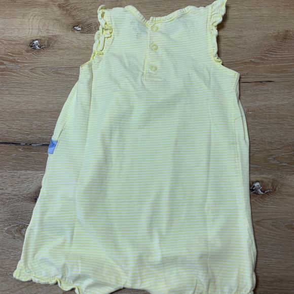 Bundled of Dress, Onesie and set of shorts and t-shirt. Size 18M - Picture 5 of 7